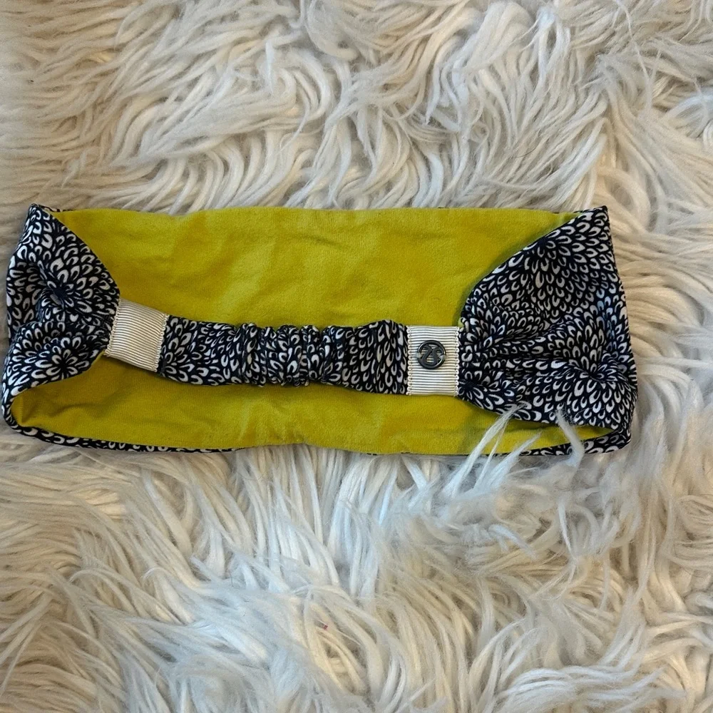 Lululemon Wunder Train Reversible Headband Yellow and Blue Patterned Headband